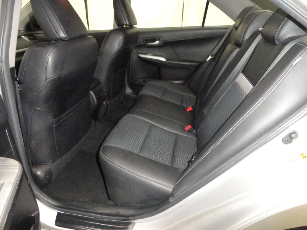 2014 Toyota Camry Image 10