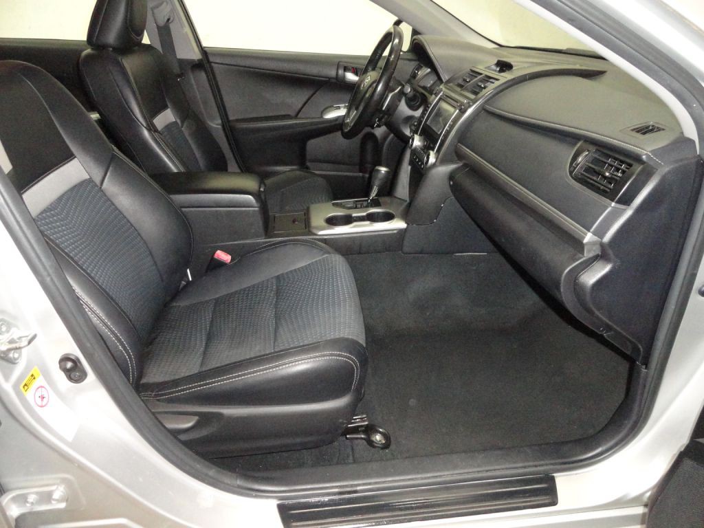 2014 Toyota Camry Image 12
