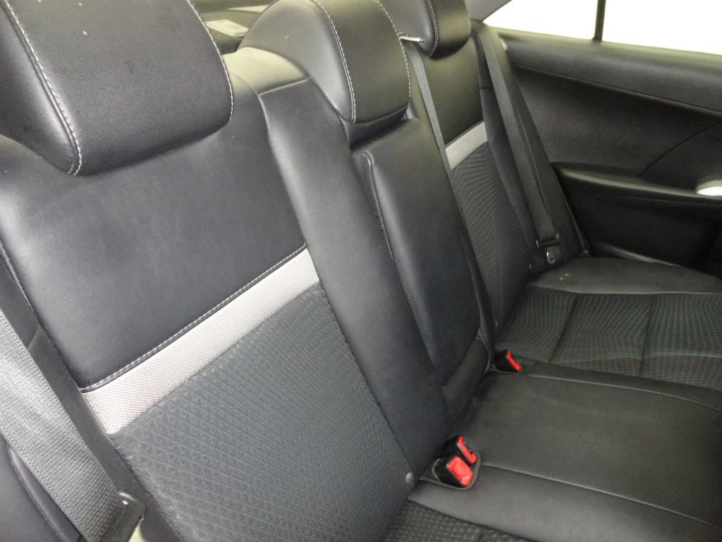 2014 Toyota Camry Image 22