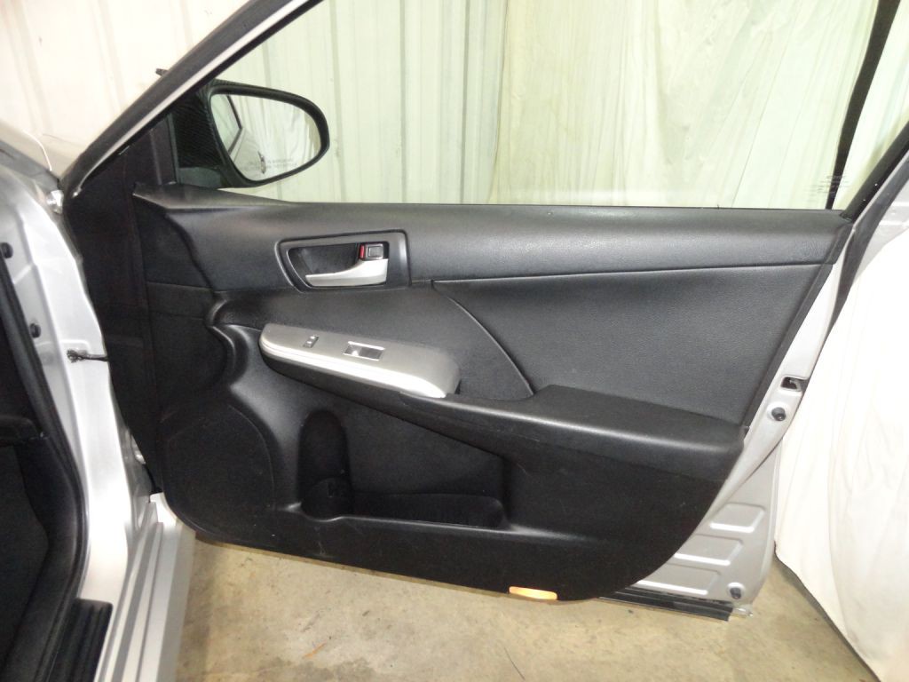 2014 Toyota Camry Image 23