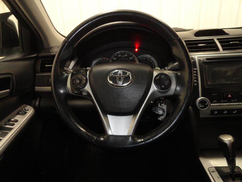 2014 Toyota Camry Image 30
