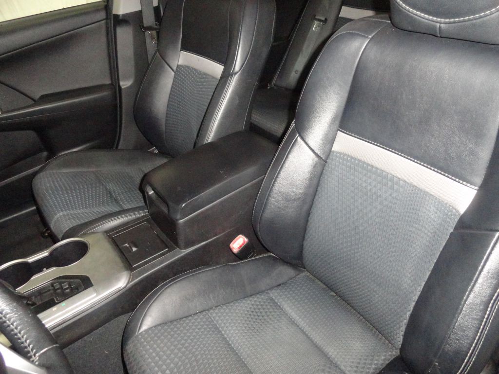 2014 Toyota Camry Image 33