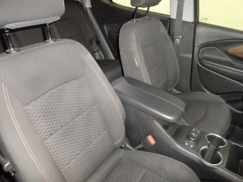 2020 GMC Terrain Image 25