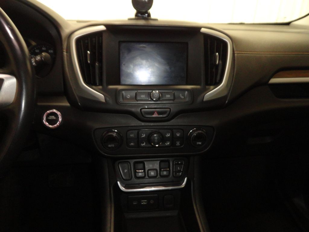 2020 GMC Terrain Image 32
