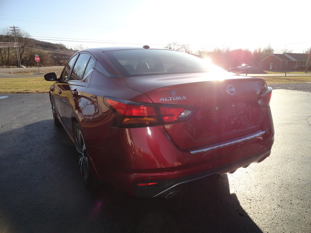 2020 Nissan Altima Image 8