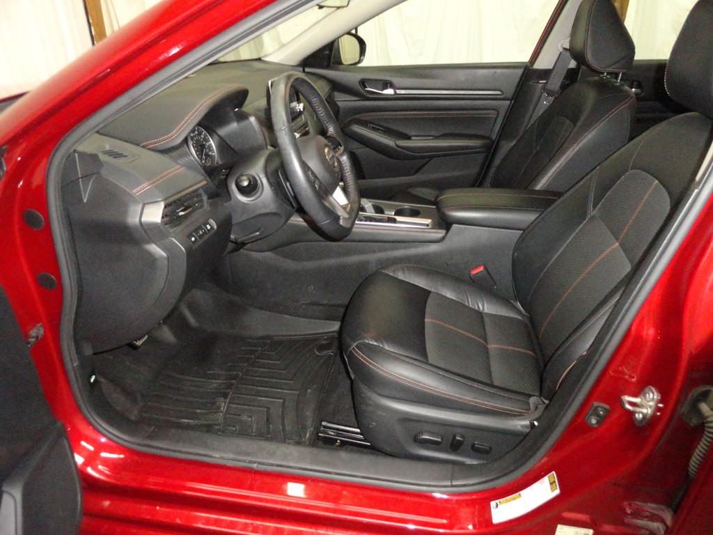 2020 Nissan Altima Image 9