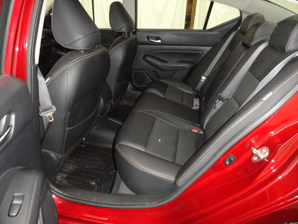 2020 Nissan Altima Image 10