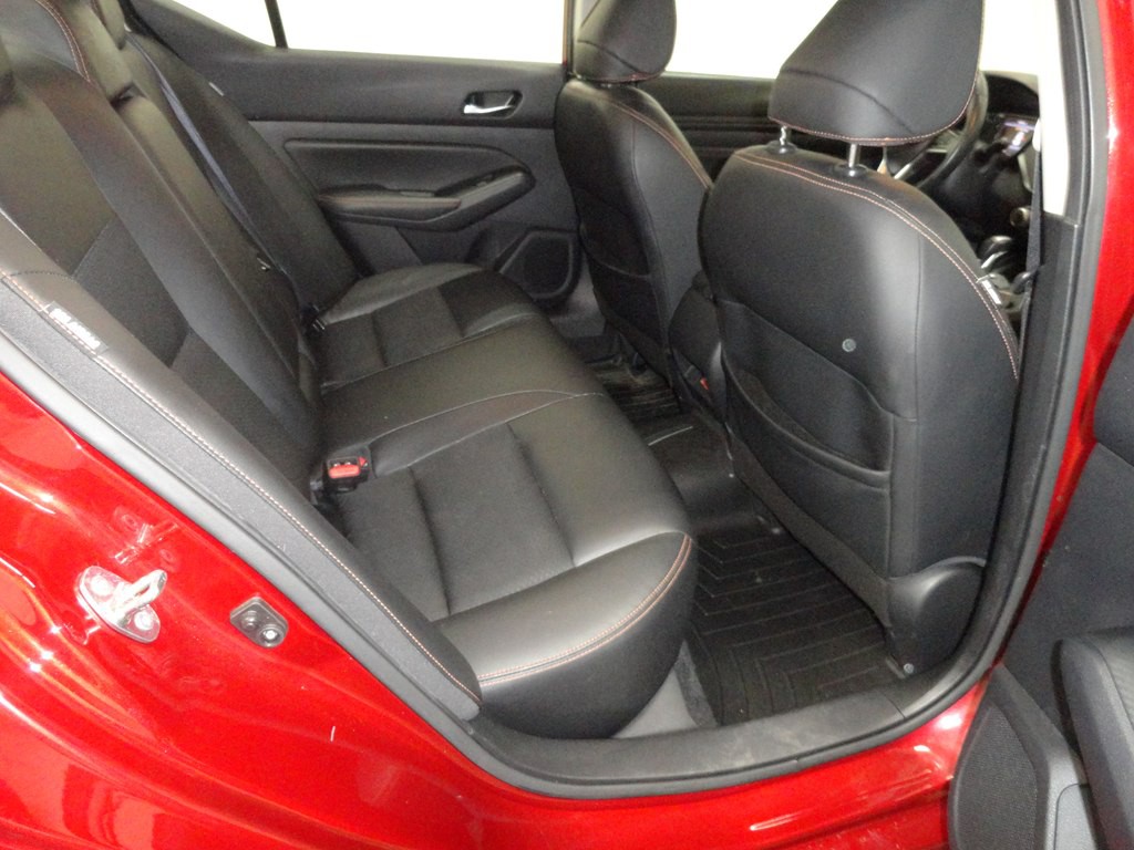 2020 Nissan Altima Image 11