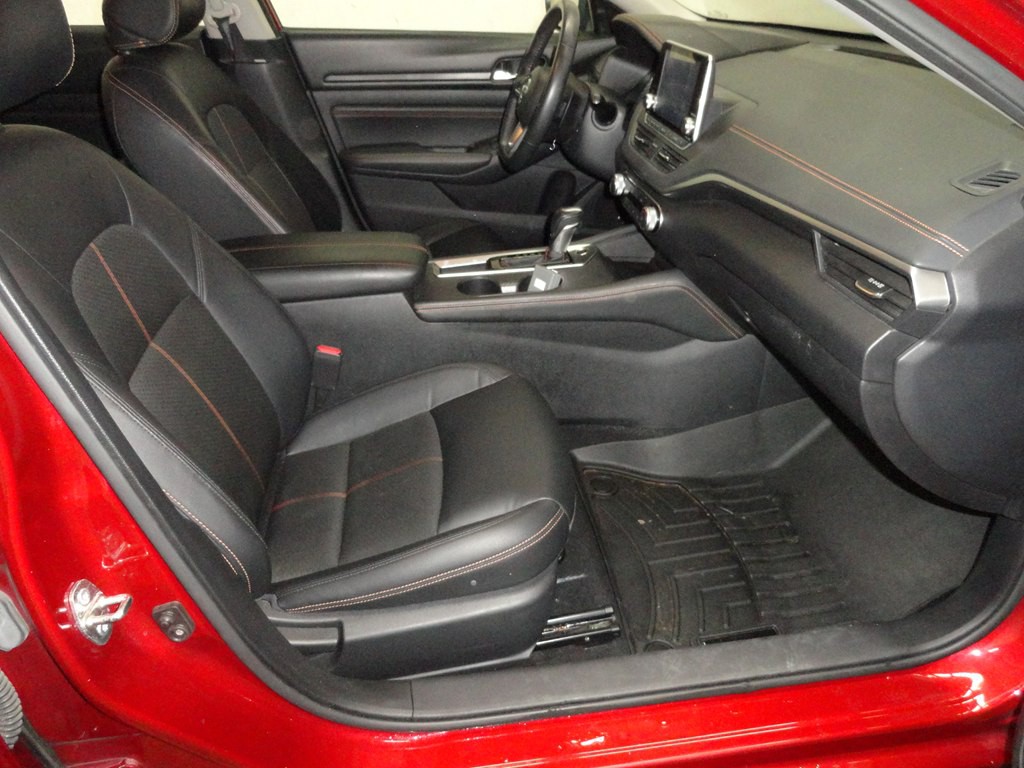 2020 Nissan Altima Image 12