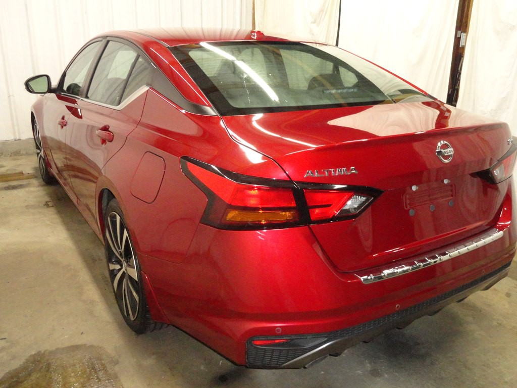 2020 Nissan Altima Image 15