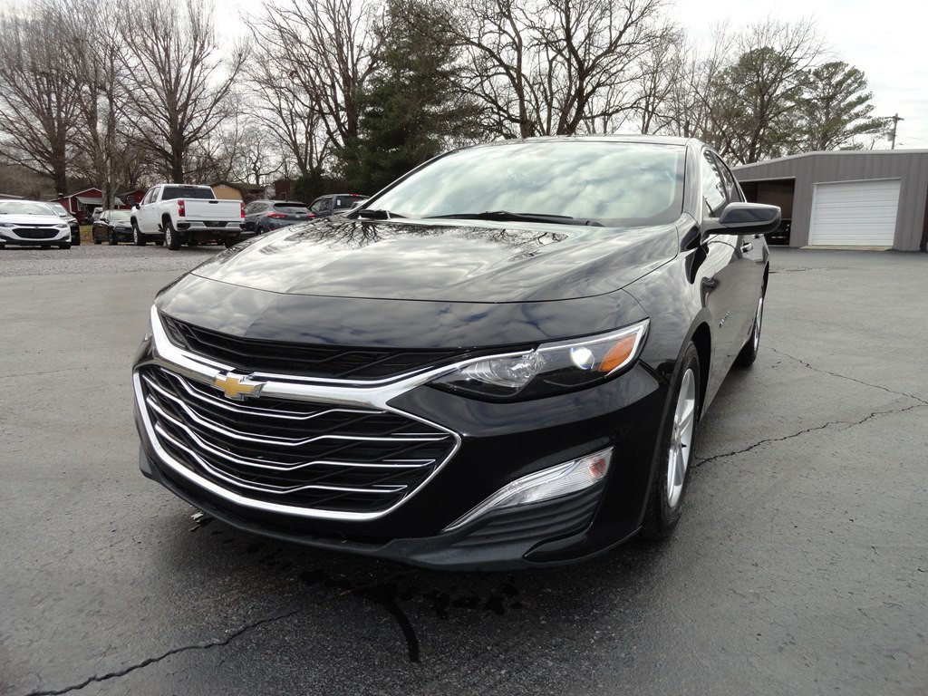 2022 Chevrolet Malibu Image 2