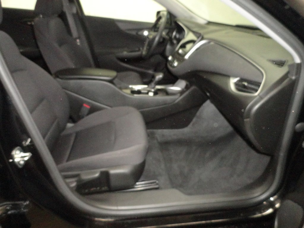 2022 Chevrolet Malibu Image 12