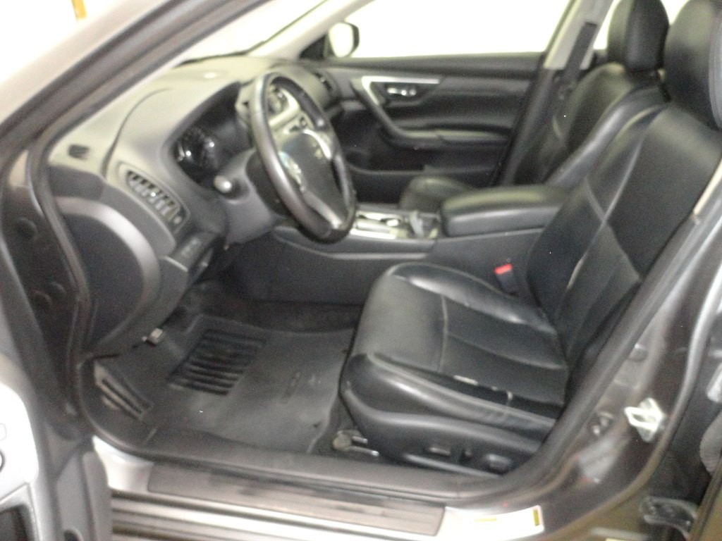 2018 Nissan Altima Image 9