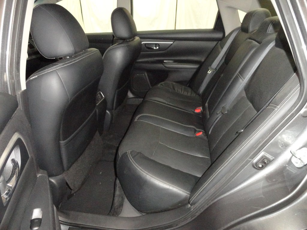 2018 Nissan Altima Image 10