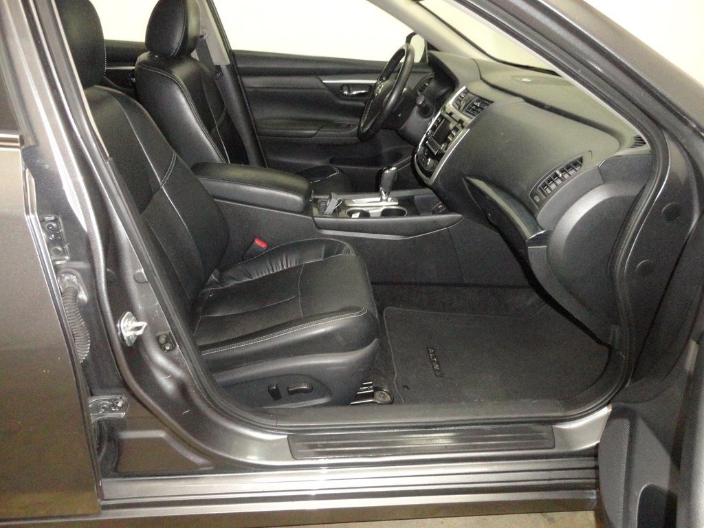 2018 Nissan Altima Image 12