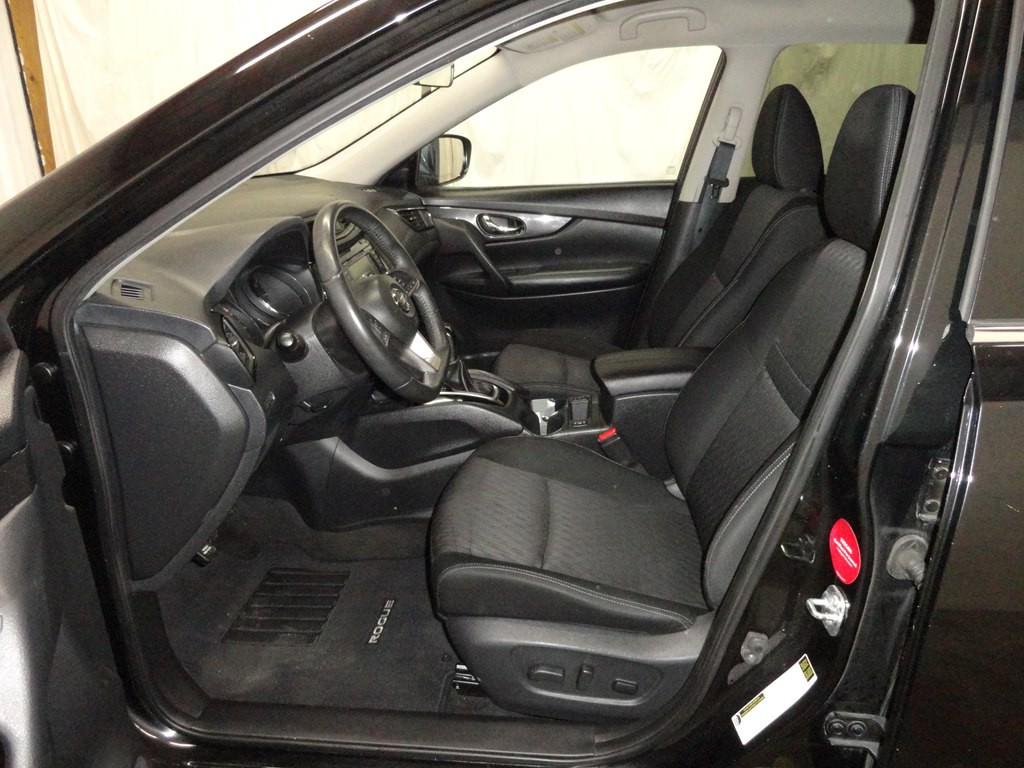 2019 Nissan Rogue Image 9