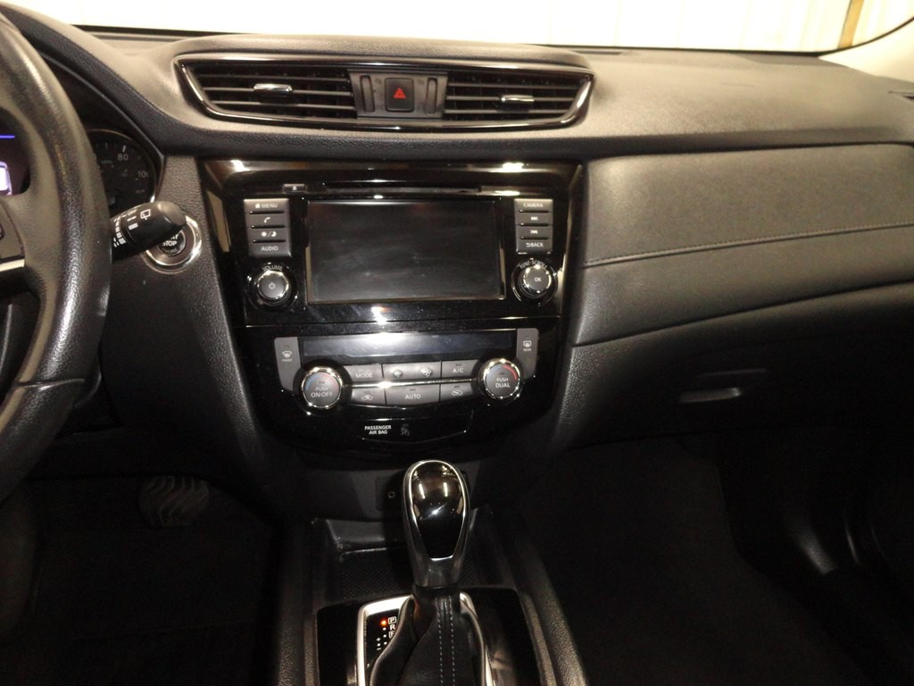 2019 Nissan Rogue Image 32