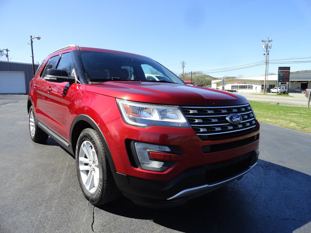 2017 Ford Explorer Image 1