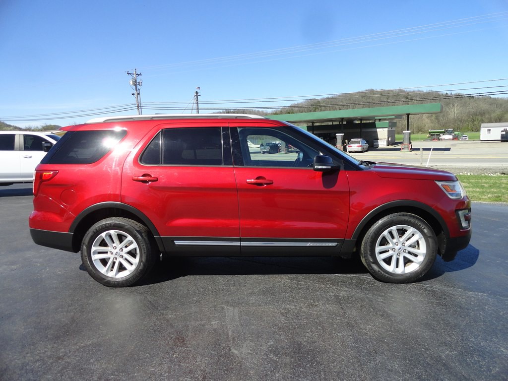 2017 Ford Explorer Image 5