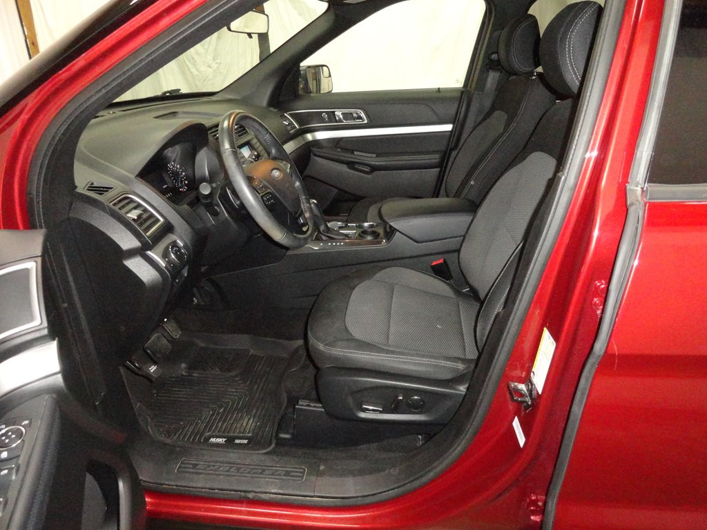 2017 Ford Explorer Image 9