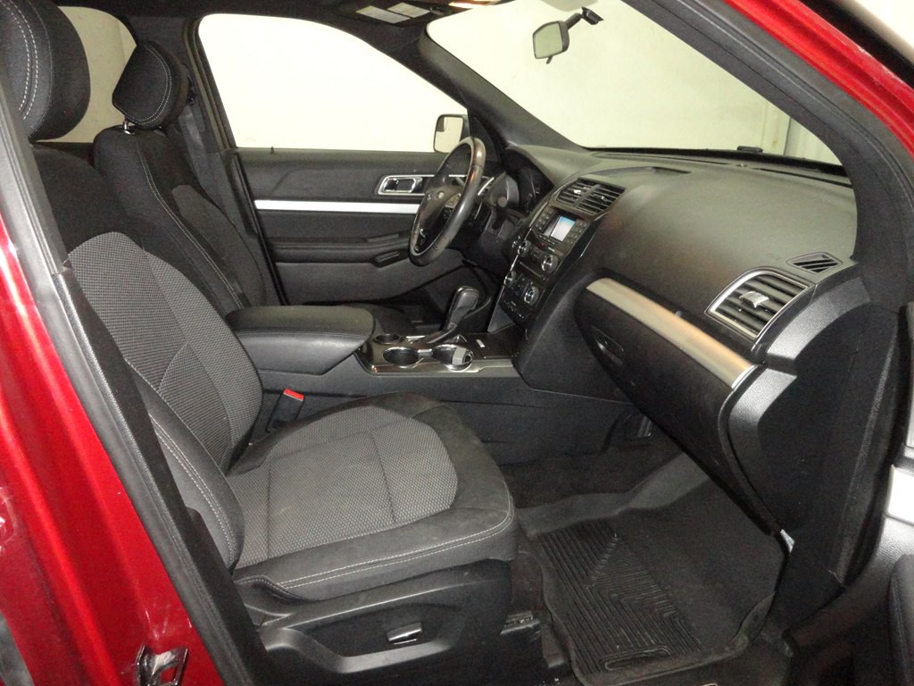 2017 Ford Explorer Image 13