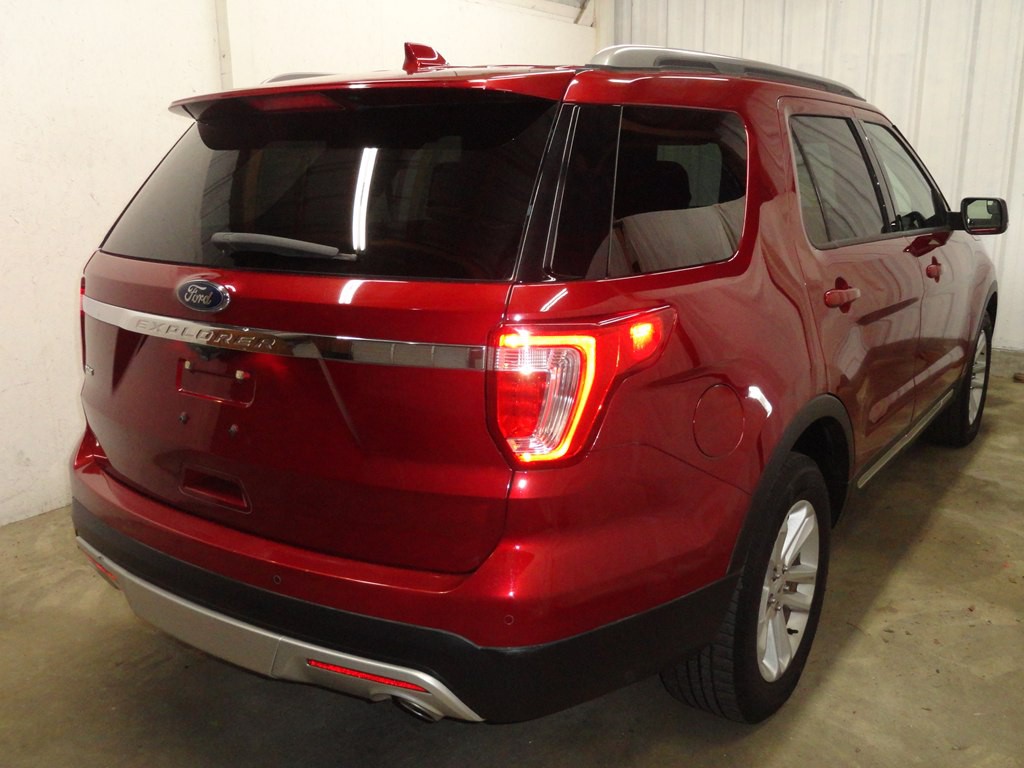 2017 Ford Explorer Image 14