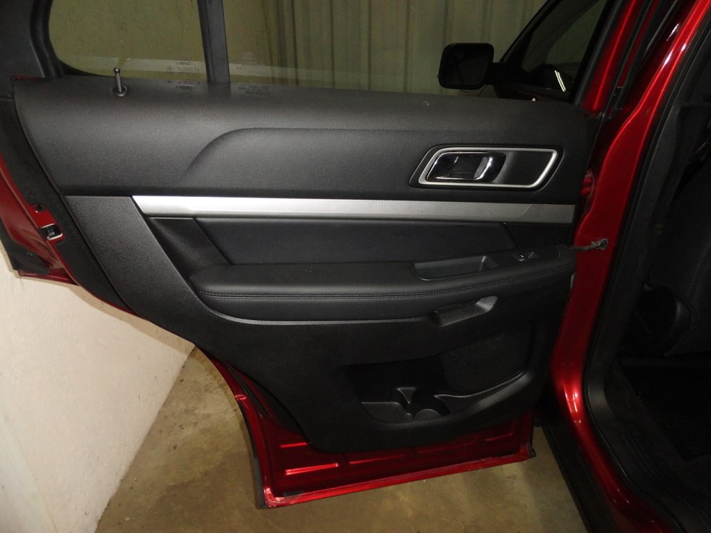 2017 Ford Explorer Image 31