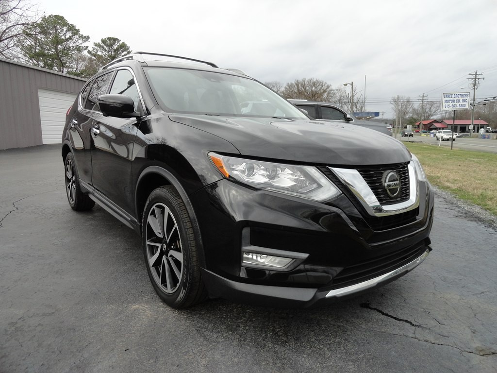 2019 Nissan Rogue Image 1