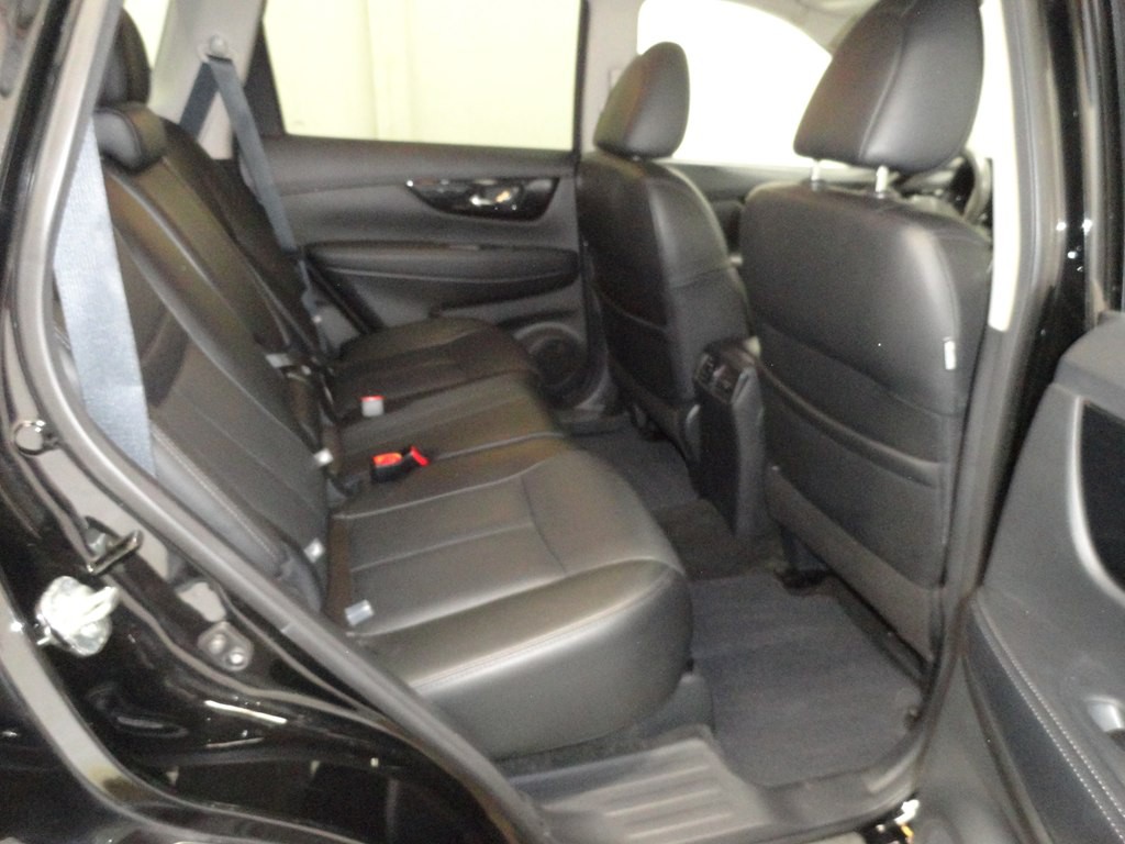 2019 Nissan Rogue Image 12