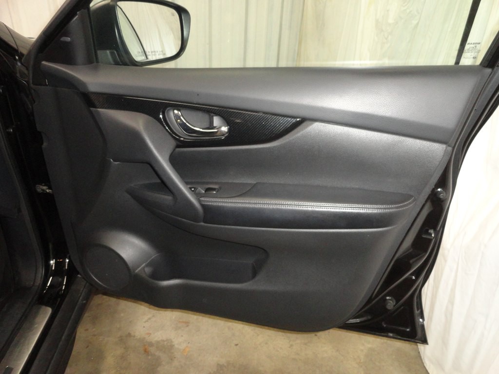 2019 Nissan Rogue Image 25