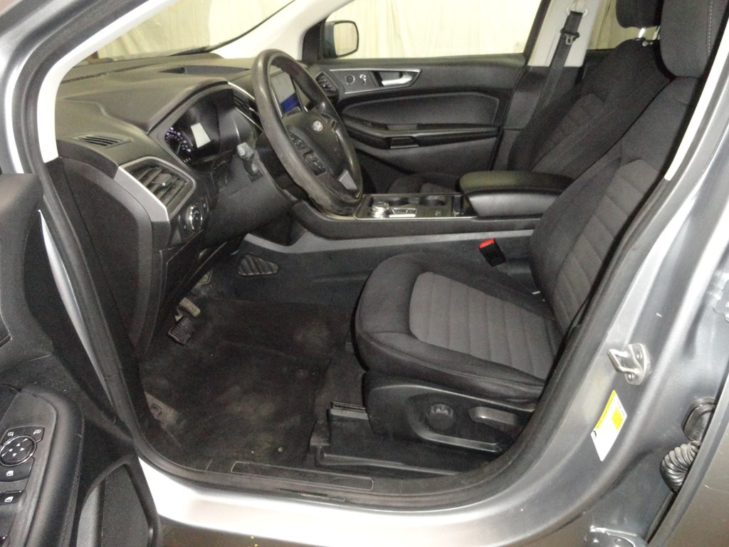 2022 Ford Edge Image 9
