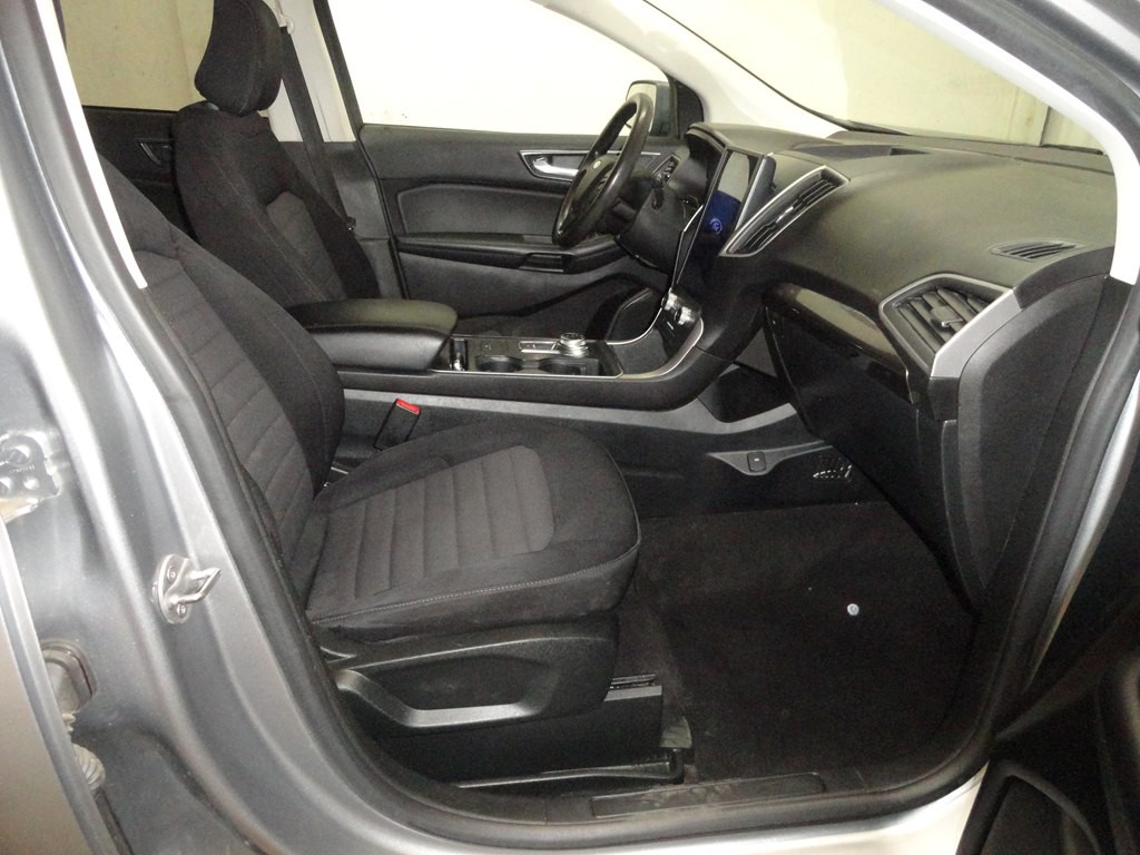 2022 Ford Edge Image 13