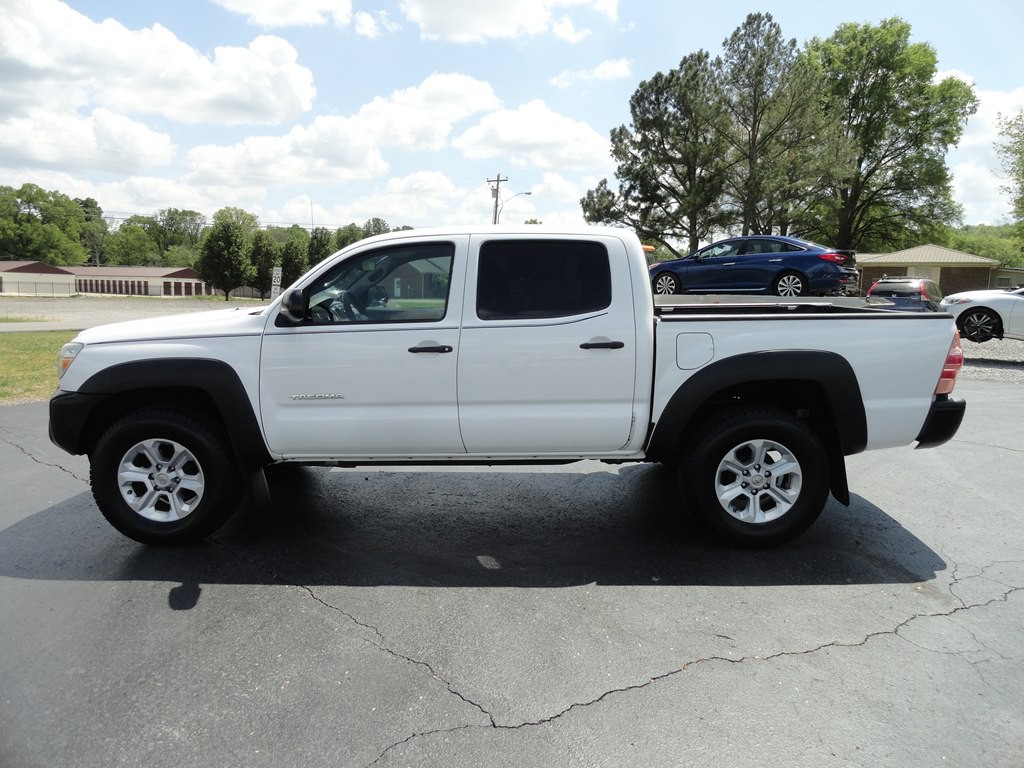 2015 Toyota Tacoma Image 3
