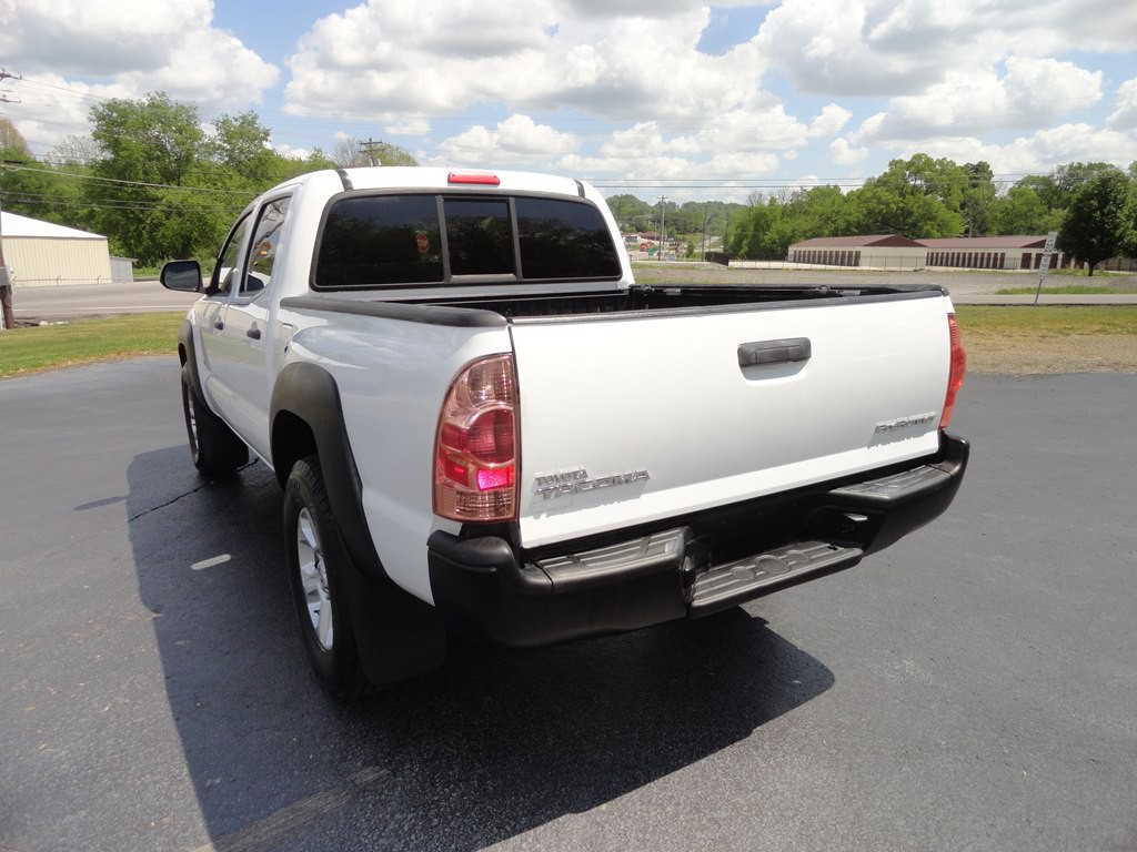2015 Toyota Tacoma Image 8
