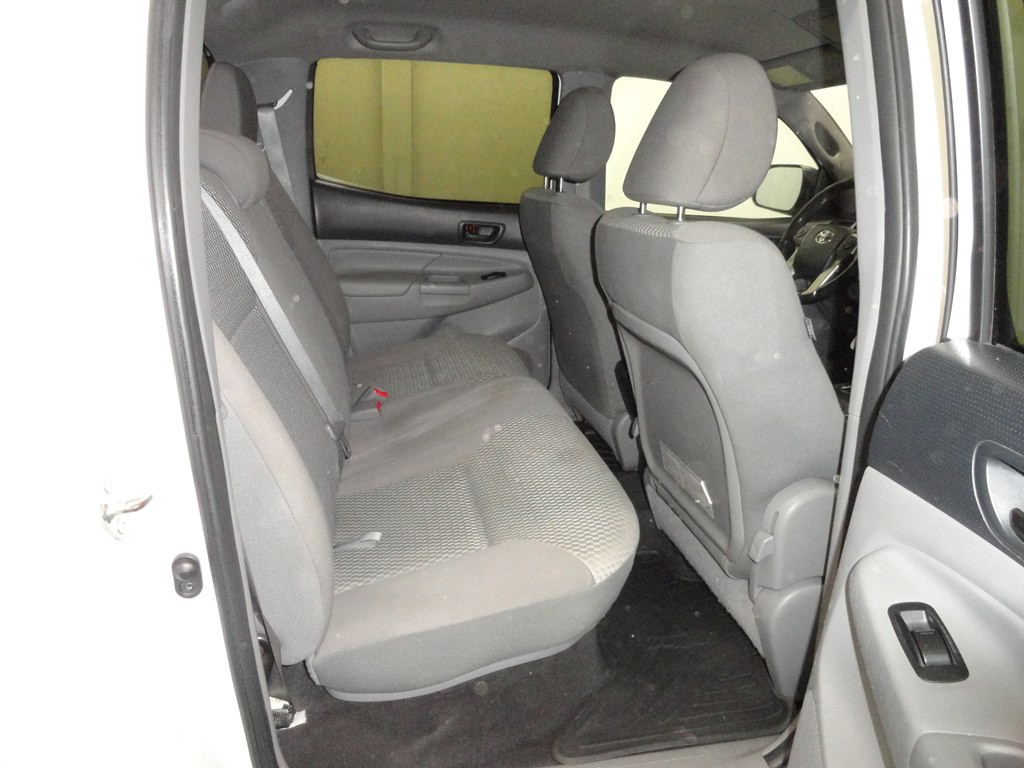 2015 Toyota Tacoma Image 11