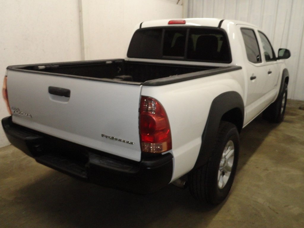 2015 Toyota Tacoma Image 13