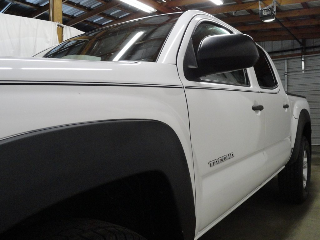 2015 Toyota Tacoma Image 18