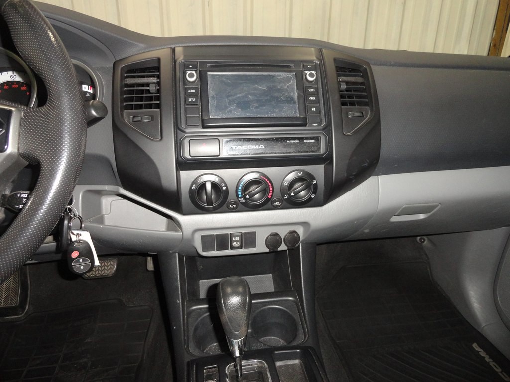 2015 Toyota Tacoma Image 31