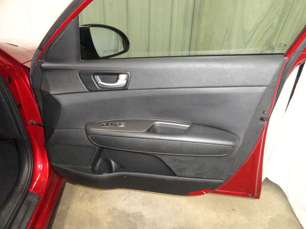 2020 Kia Optima Image 24