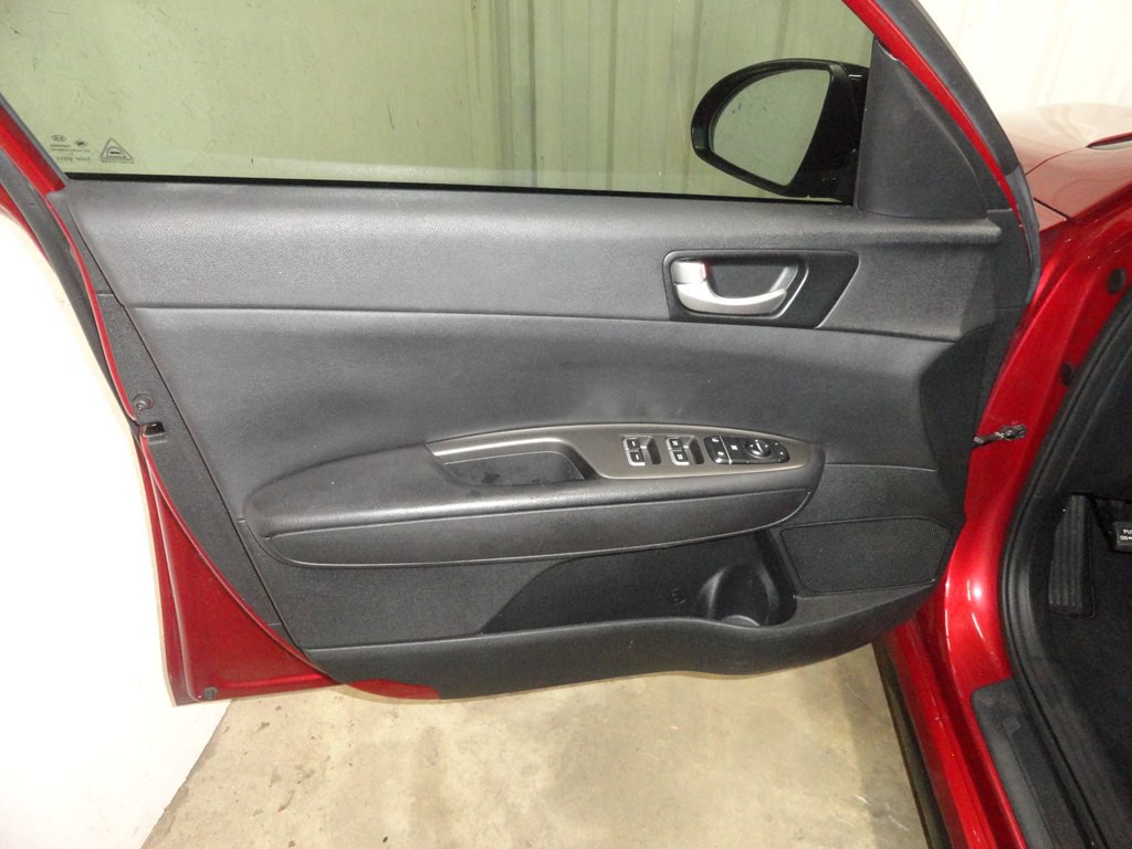 2020 Kia Optima Image 33