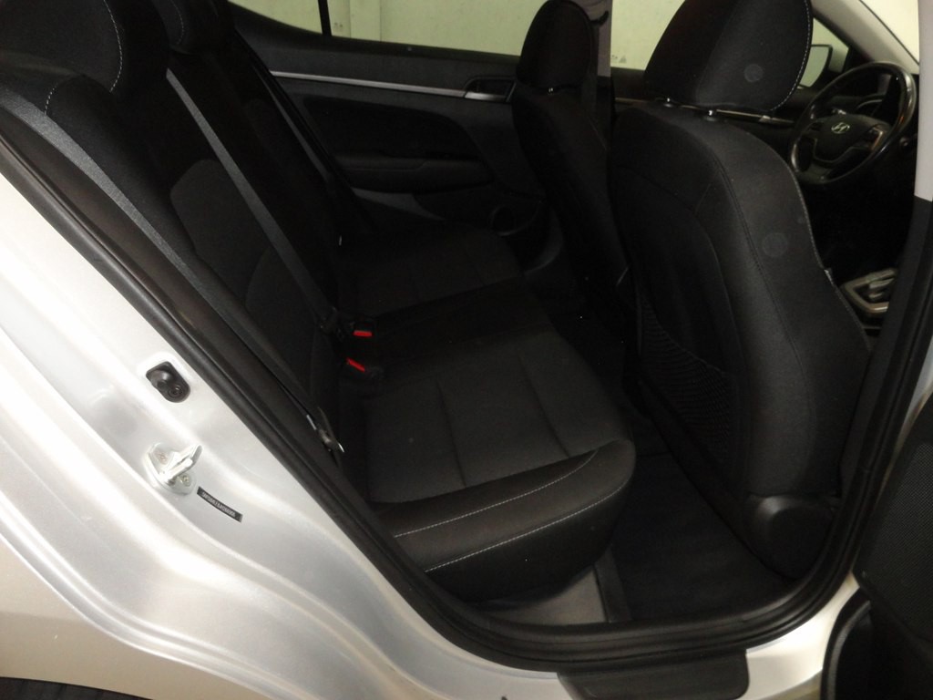 2018 Hyundai Elantra Image 11