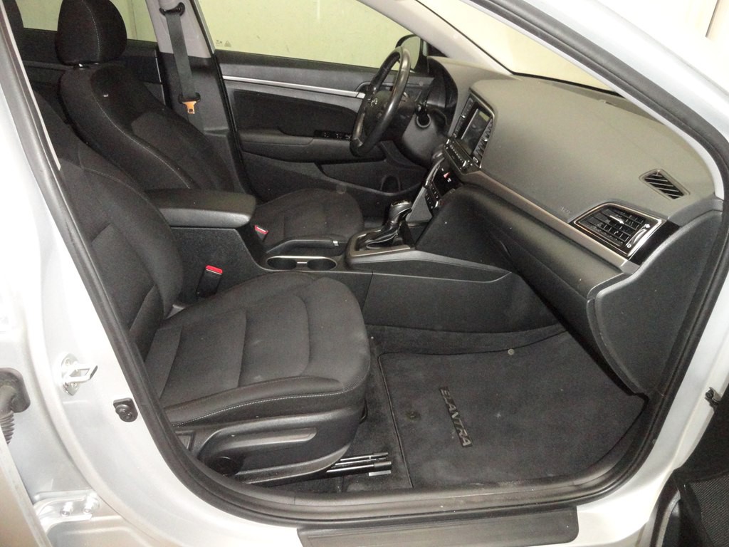 2018 Hyundai Elantra Image 12