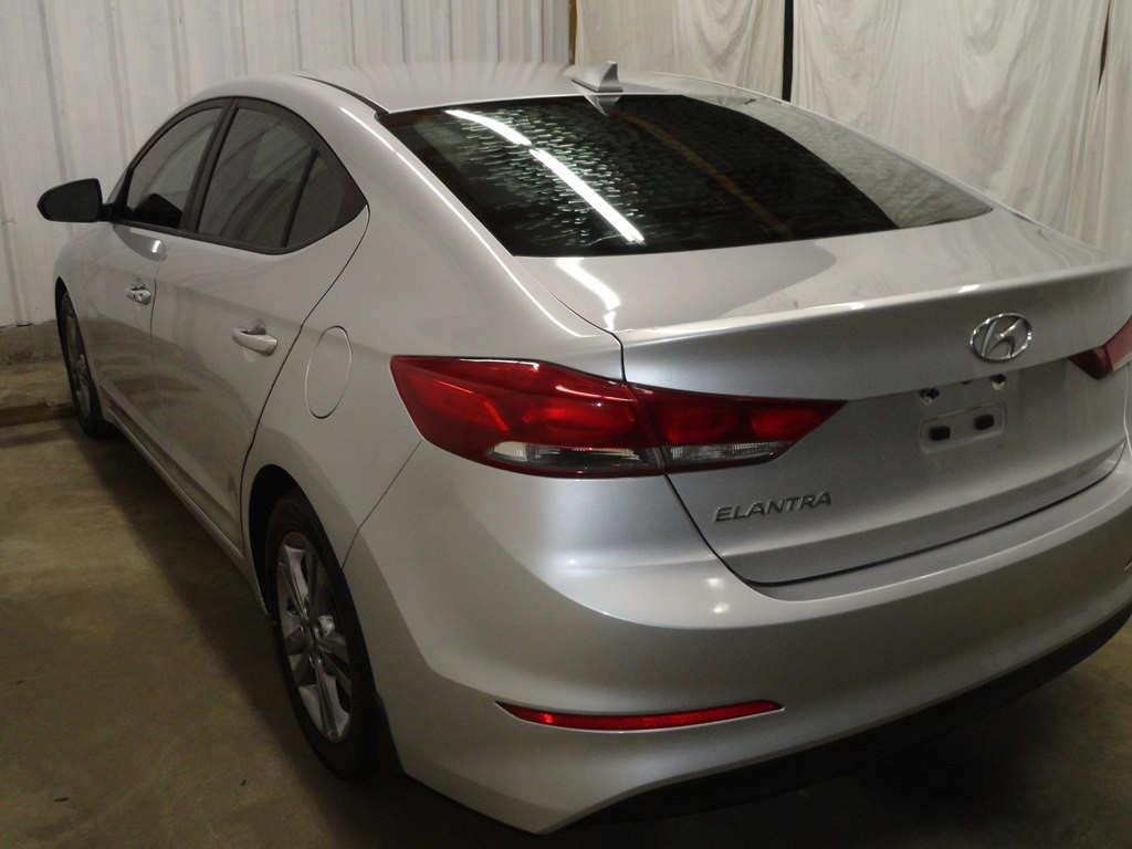 2018 Hyundai Elantra Image 15