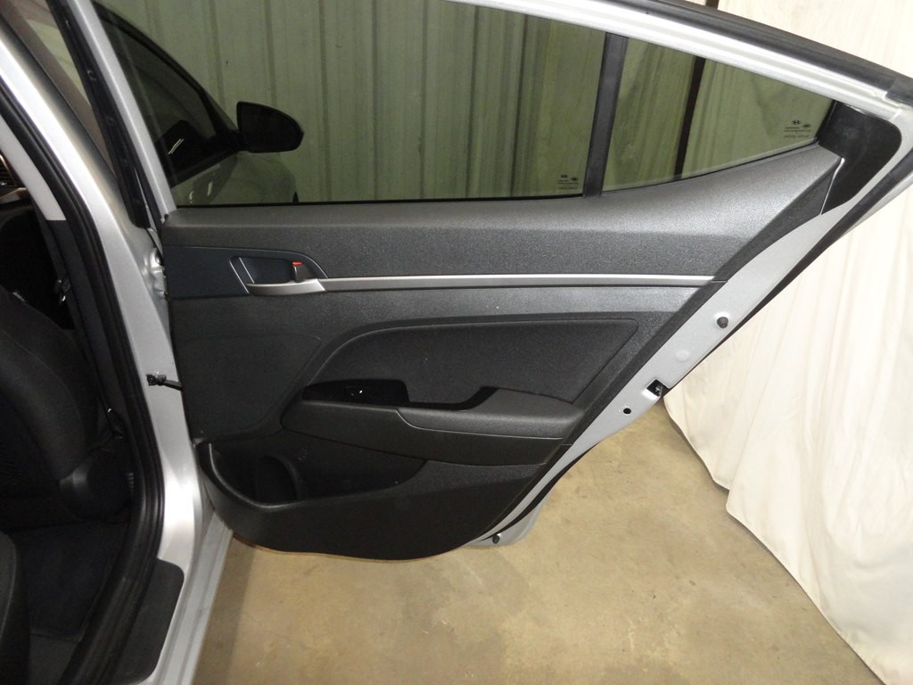 2018 Hyundai Elantra Image 21