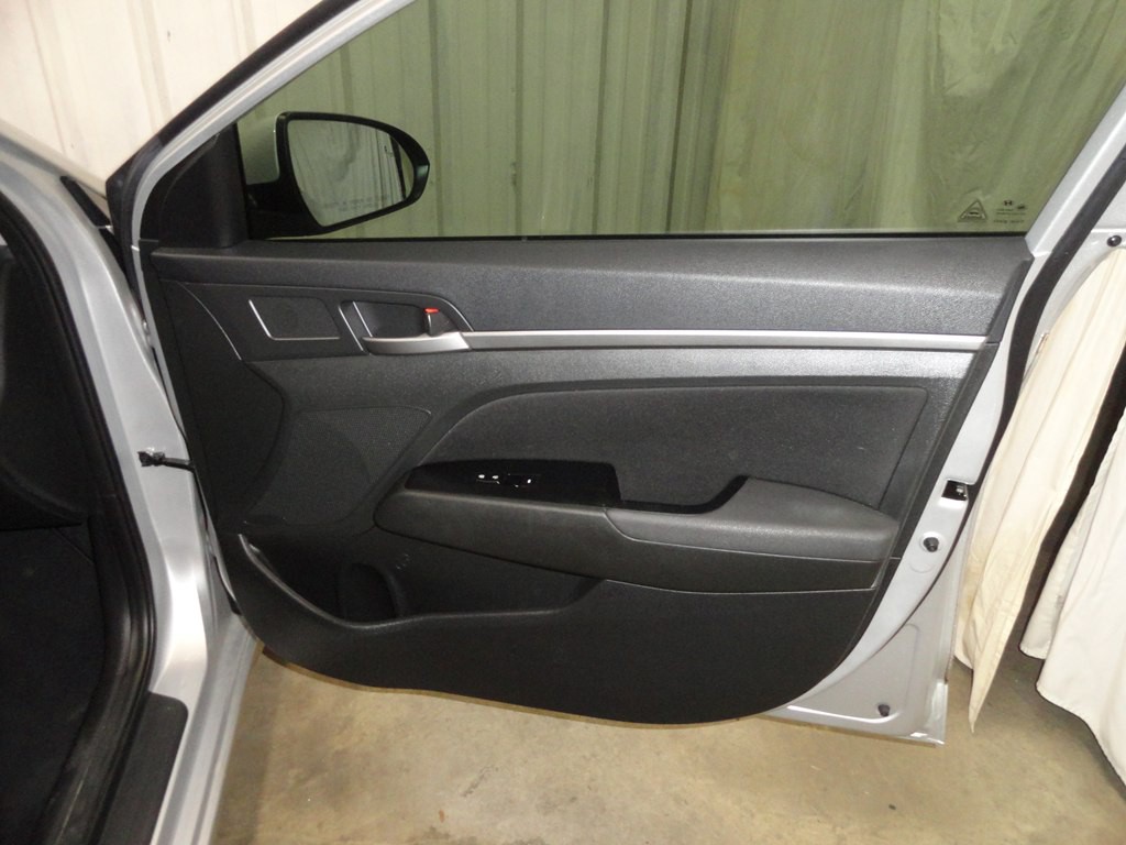 2018 Hyundai Elantra Image 23