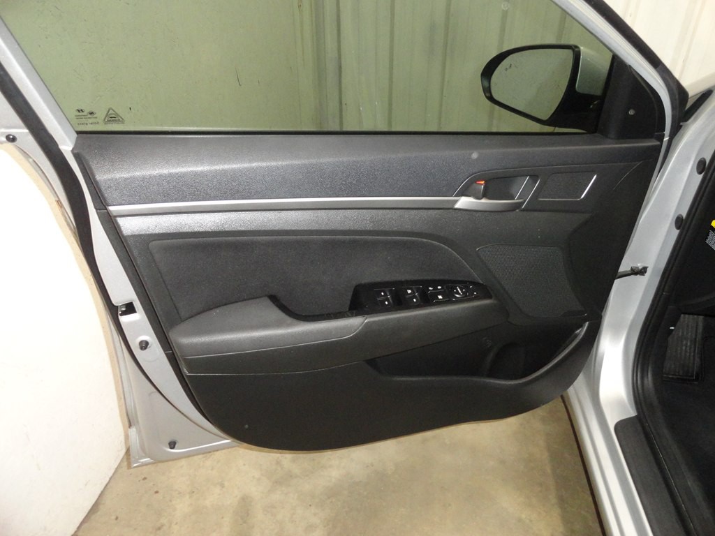 2018 Hyundai Elantra Image 33