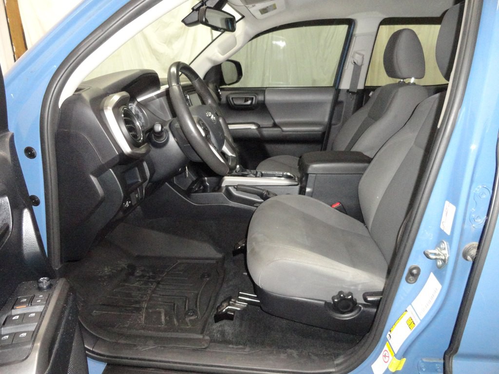 2019 Toyota Tacoma Image 9