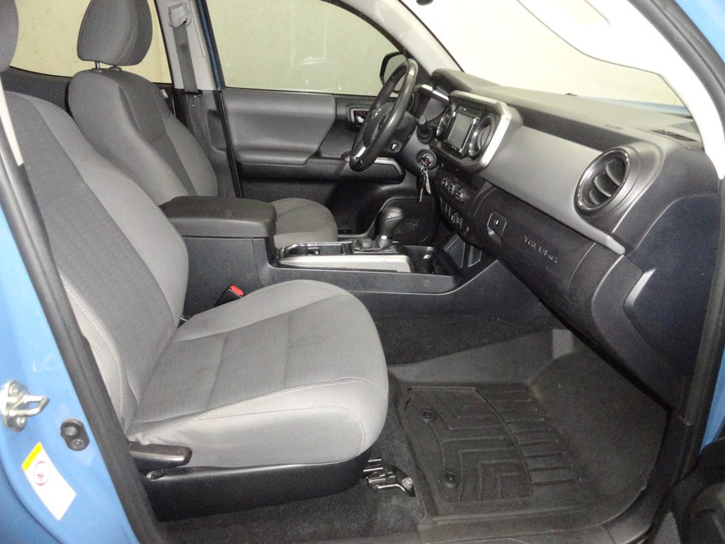 2019 Toyota Tacoma Image 12