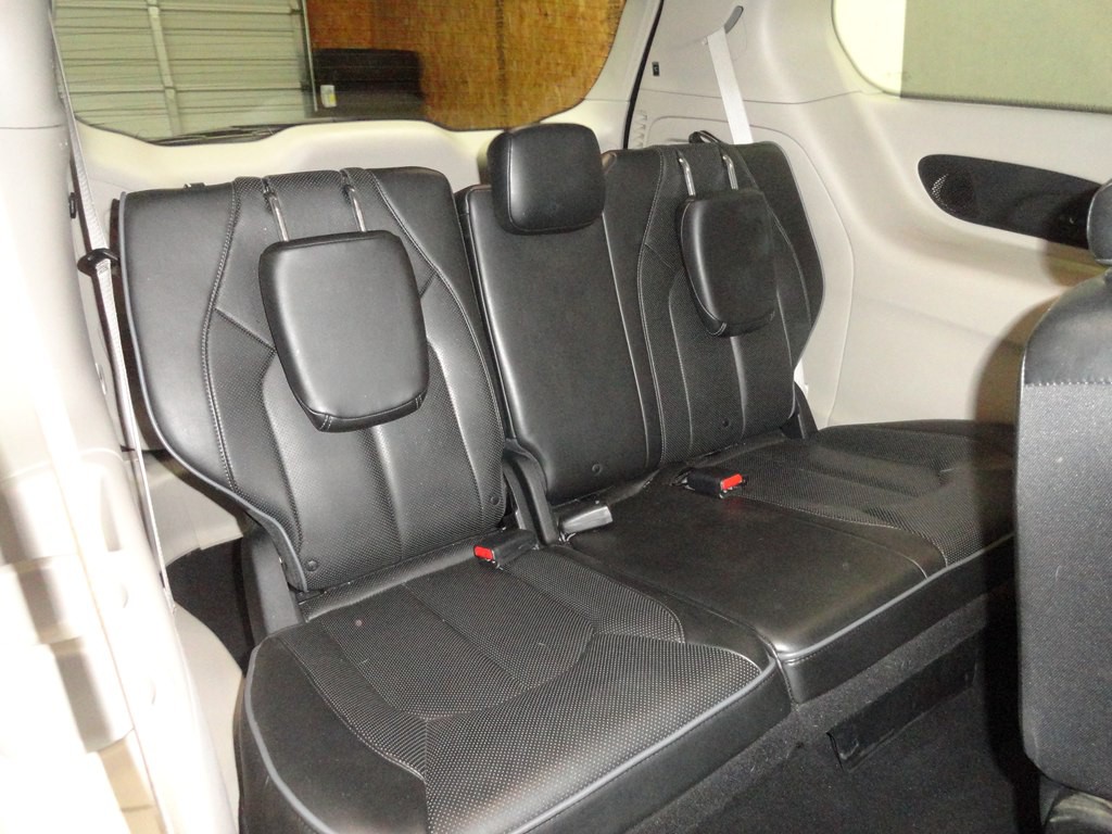 2017 Chrysler Pacifica Image 9