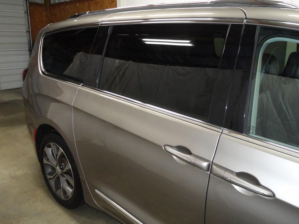 2017 Chrysler Pacifica Image 12